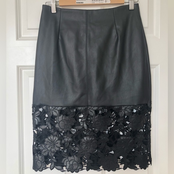 Stunning cut out skirt - Picture 1 of 9